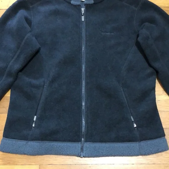 Patagonia Women’s Synchilla Arctic Fleece Jacket in Black & Grey, size Large - Picture 5 of 16